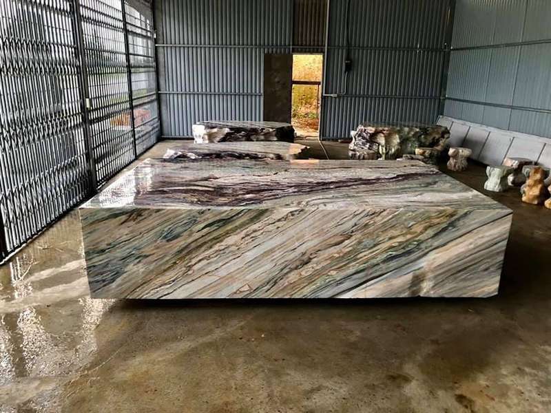 sập đá tự nhiên nguyên khối vân huyết