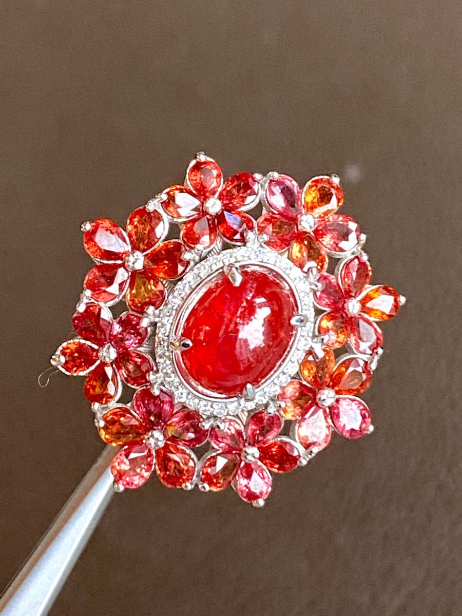 chiec-nhan-nu-da-ruby-do-huyet-dep