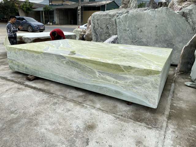 sap-da-serpentine-lon-nhat-viet-nam sập đá ngọc siêu khủng